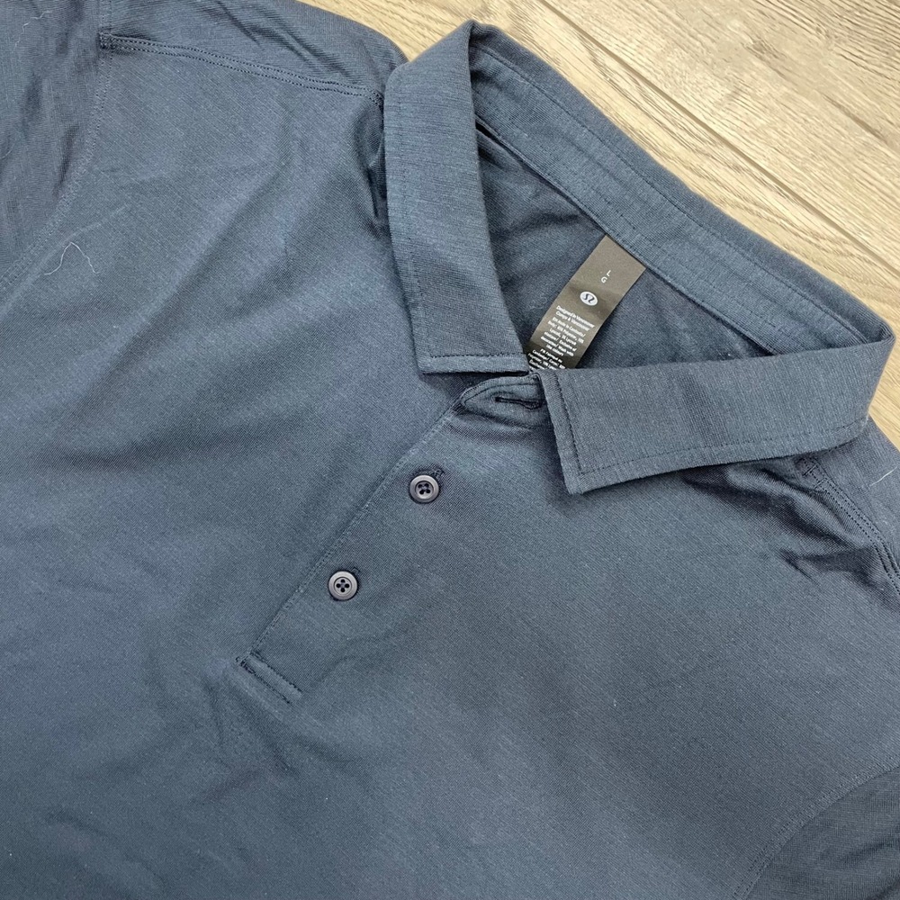 Lululemon Evolution Polo Shirt Mens Large Navy Blue Short Sleeve LM3ENOS